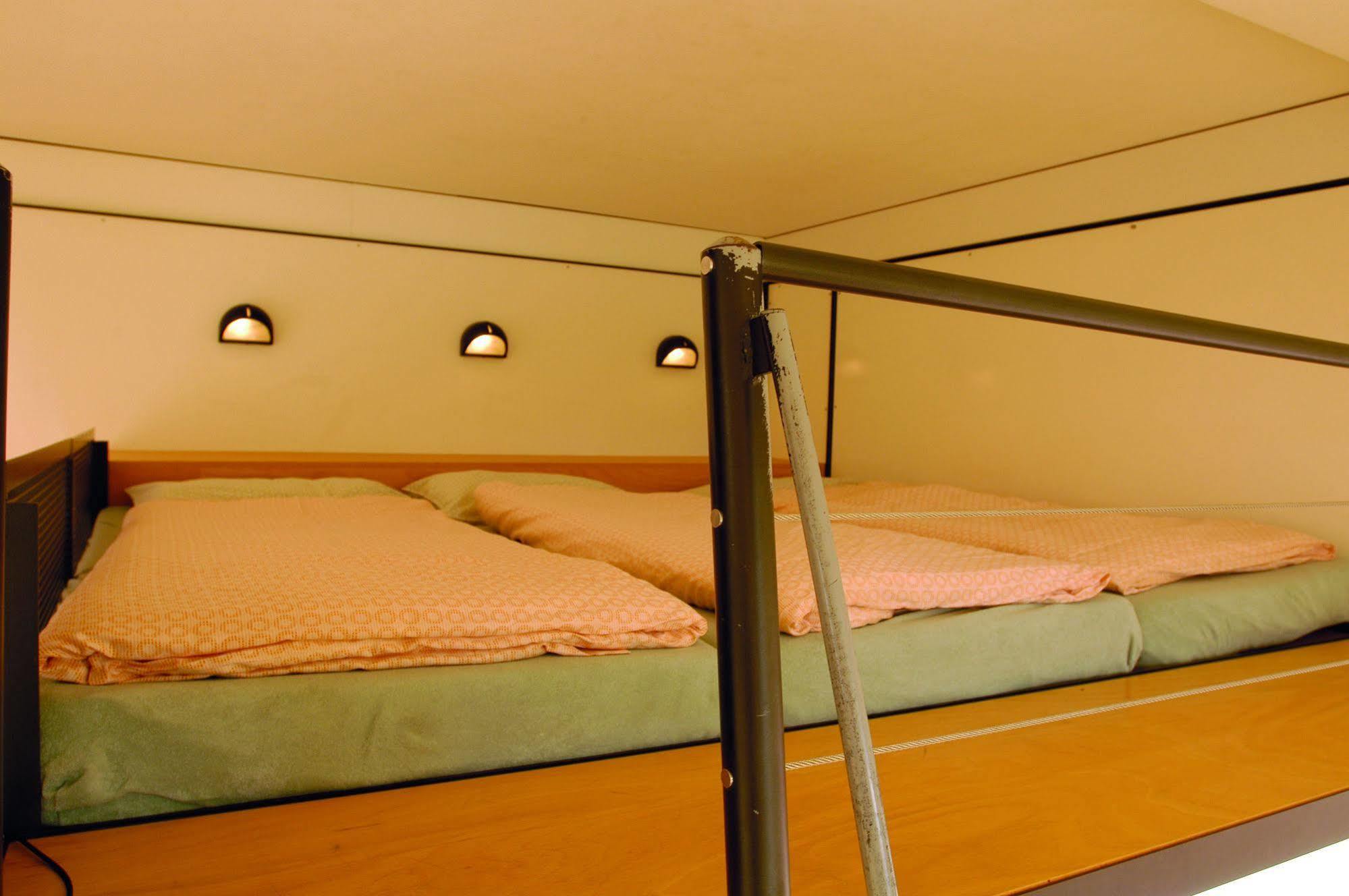 Solothurn Youth Hostel Екстер'єр фото